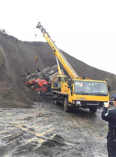 四方台区上犹道路救援